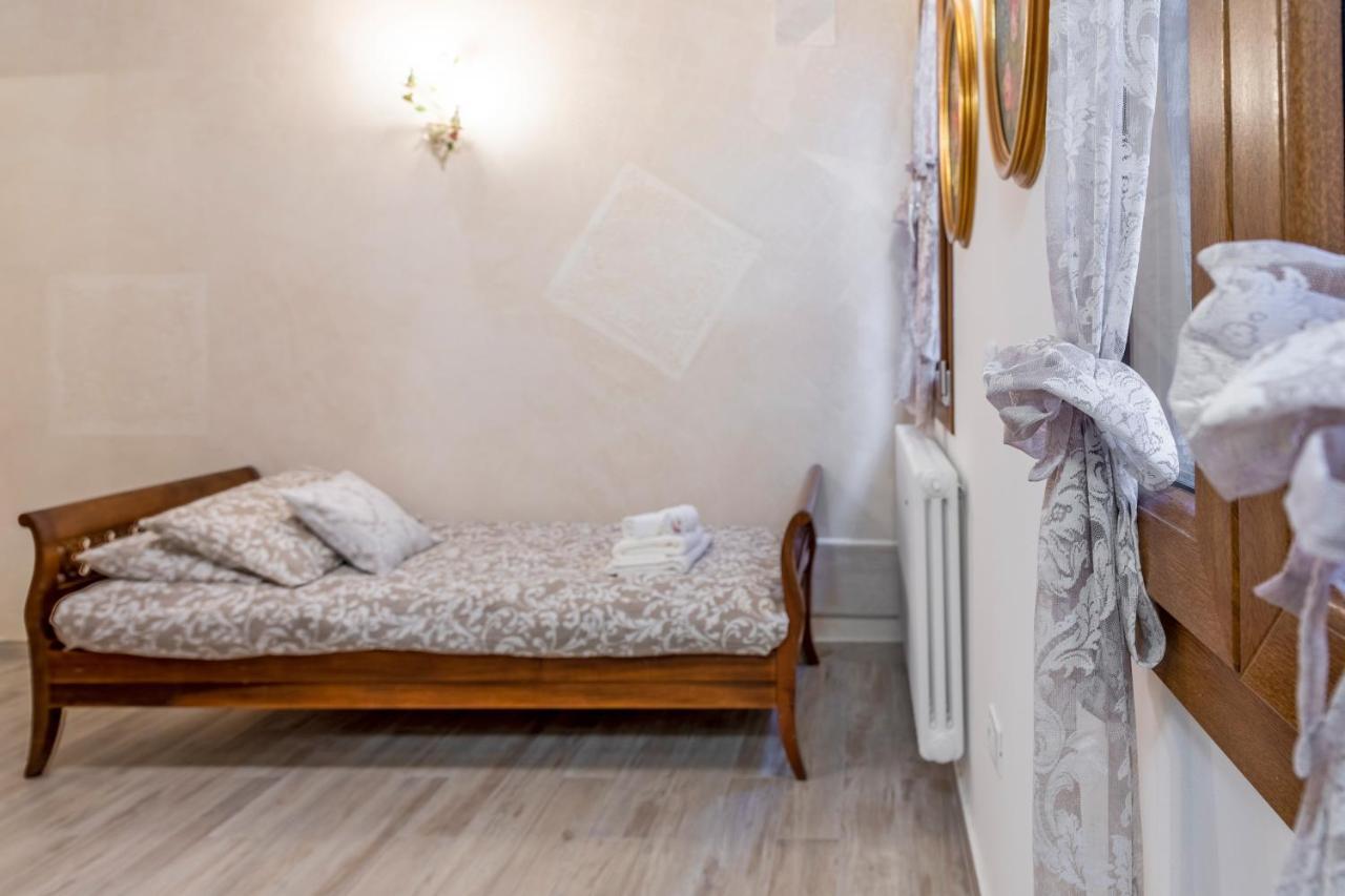 Apartament Downtown With Private Garden Wenecja